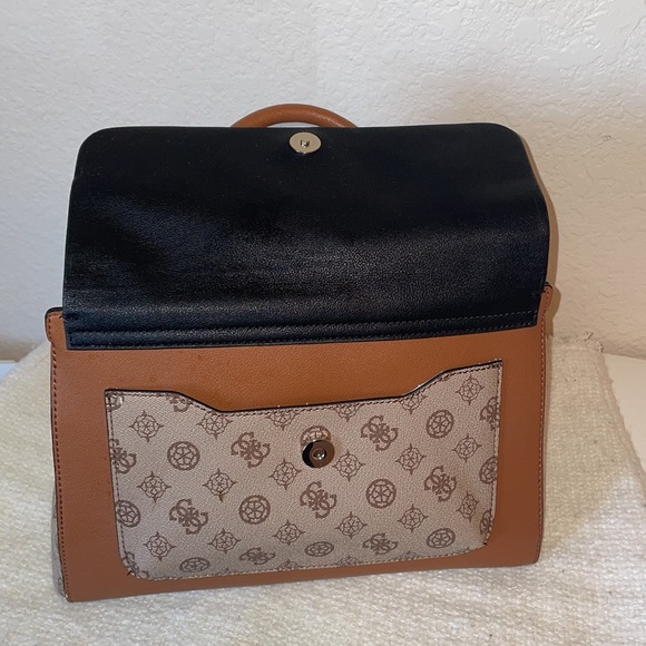 GUESS handbag - Picture 10 of 13